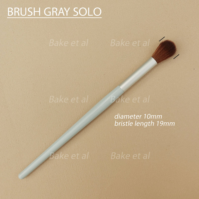 brushes, solo